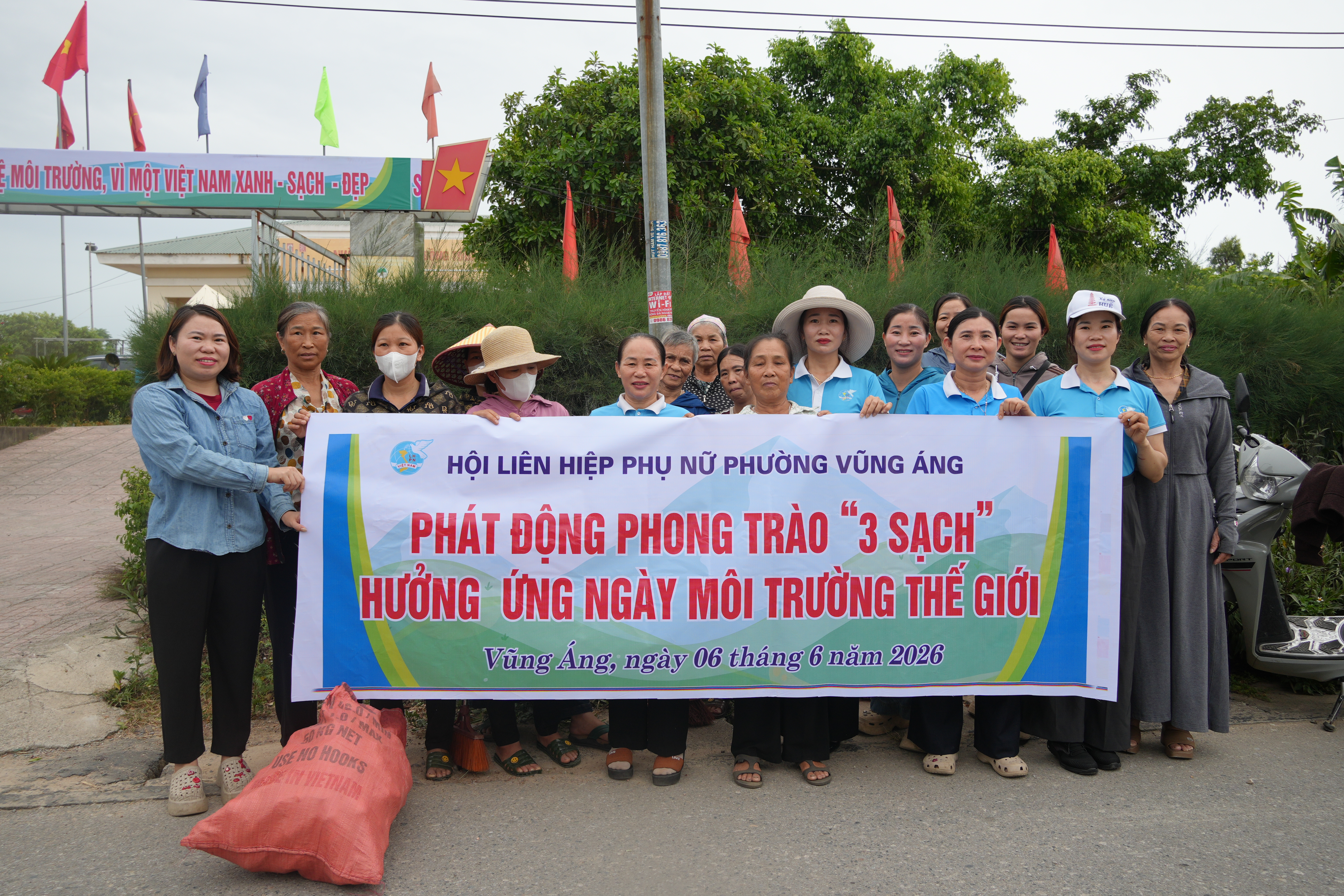 PHƯỜNG VŨNG ÁNG PHÁT ĐỘNG PHONG TRÀO “TOÀN DÂN CHUNG TAY BẢO VỆ MÔI TRƯỜNG, VÌ MỘT VIỆT NAM XANH – SẠCH –ĐẸP”