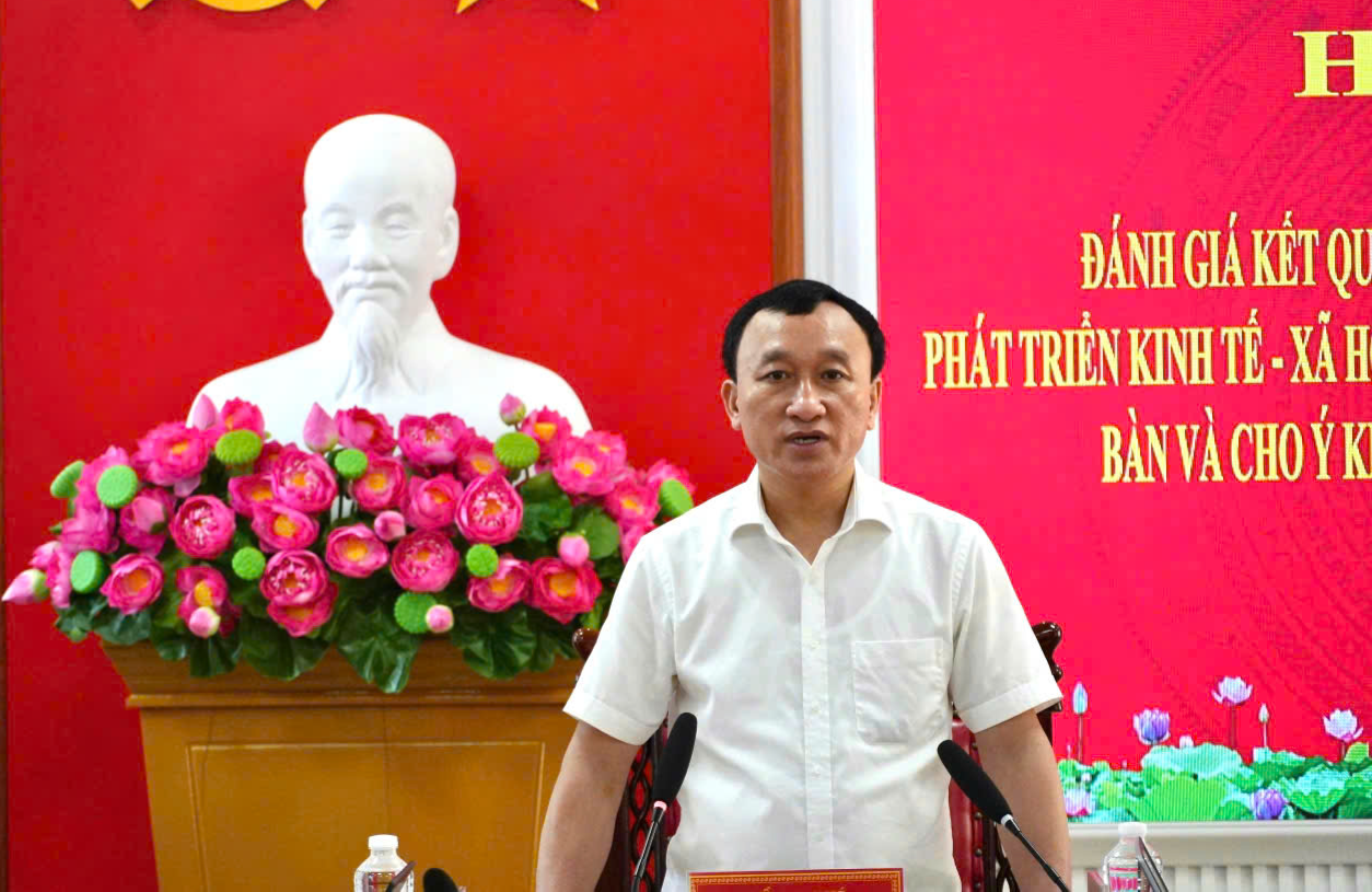ĐẢNG ỦY PHƯỜNG VŨNG ÁNG TỔ CHỨC HỘI NGHỊ ĐÁNH GIÁ KẾT QUẢ LÃNH ĐẠO, CHỈ ĐẠO PHÁT TRIỂN KINH TẾ - XÃ HỘI, CÔNG TÁC XÂY DỰNG ĐẢNG 6 THÁNG ĐẦU NĂM 2026, BÀN VÀ CHO Ý KIẾN MỘT SỐ NỘI DUNG THUỘC THẨM QUYỀN.