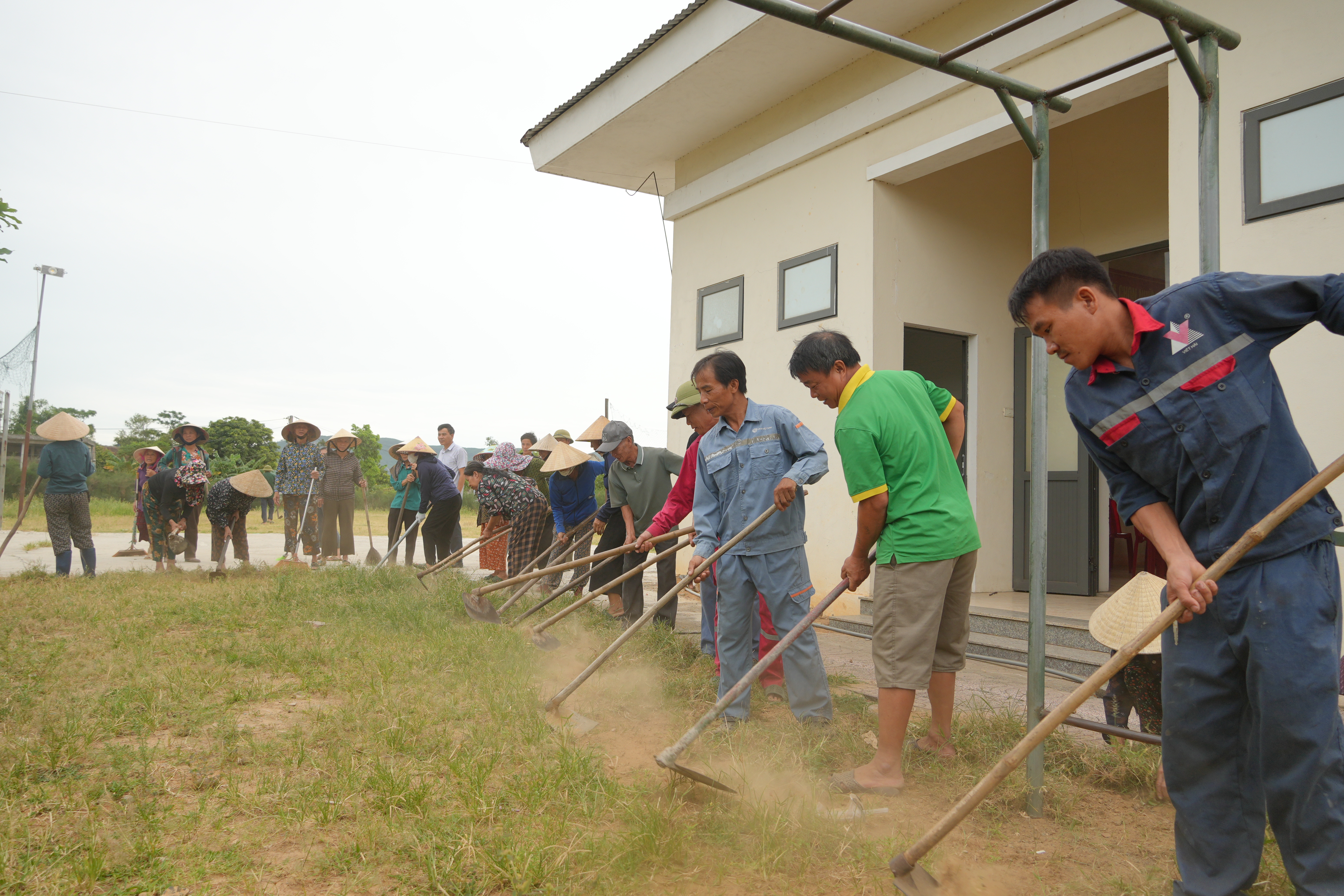 ỦY BAN MẶT TRẬN TỔ QUỐC VIỆT NAM PHƯỜNG VŨNG ÁNG PHÁT ĐỘNG PHONG TRÀO “TOÀN DÂN CHUNG TAY BẢO VỆ MÔI TRƯỜNG, VÌ MỘT VIỆT NAM XANH – SẠCH – ĐẸP”