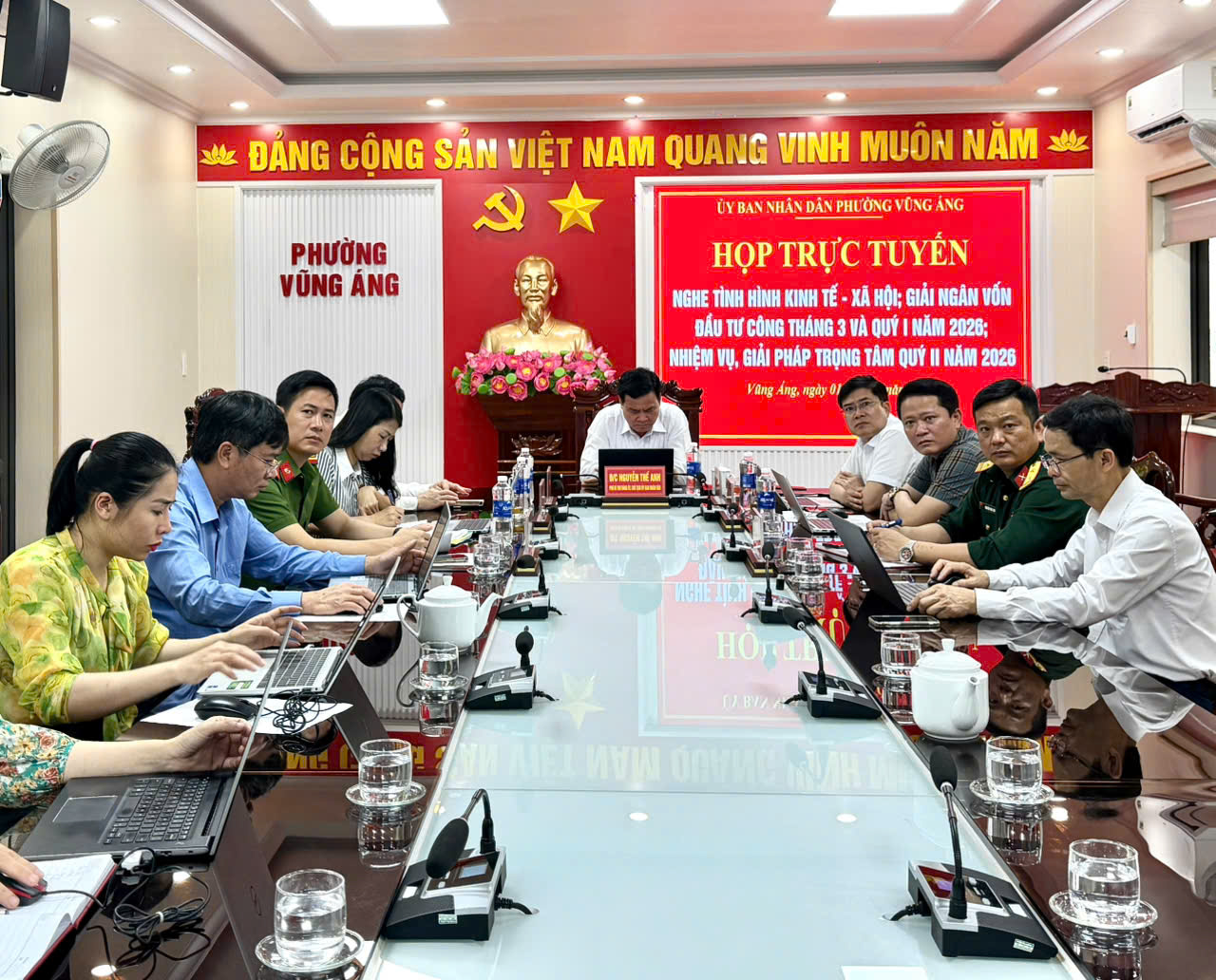 UBND PHƯỜNG VŨNG ÁNG KẾT NỐI TRỰC TUYẾN VỚI UBND TỈNH TỔ CHỨC PHIÊN HỌP THƯỜNG KỲ.