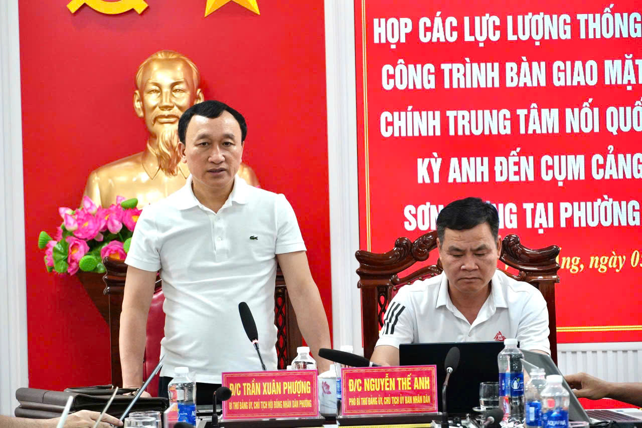 UBND PHƯỜNG VŨNG ÁNG THỐNG NHẤT PHƯƠNG ÁN THÁO DỠ CÔNG TRÌNH, BÀN GIAO MẶT BẰNG PHỤC VỤ THI CÔNG DỰ ÁN ĐƯỜNG TRỤC CHÍNH TRUNG TÂM NỐI QUỐC LỘ 1 (đoạn tránh thị xã Kỳ Anh) ĐẾN CỤM CẢNG NƯỚC SÂU VŨNG ÁNG - SƠN DƯƠNG TẠI PHƯỜNG VŨNG ÁNG.