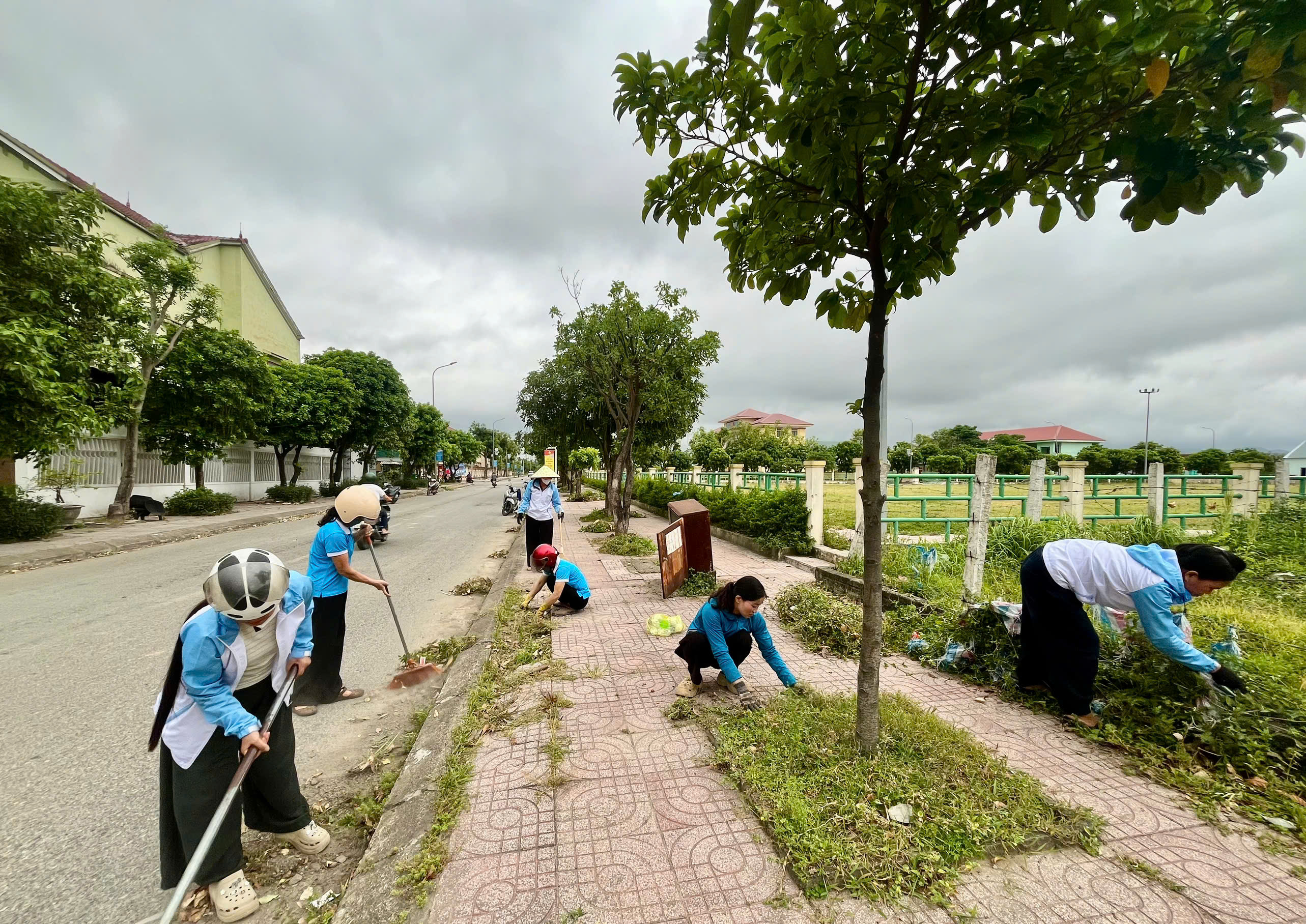 PHƯỜNG VŨNG ÁNG ĐẨY MẠNH PHONG TRÀO XÂY DỰNG ĐÔ THỊ VĂN MINH.