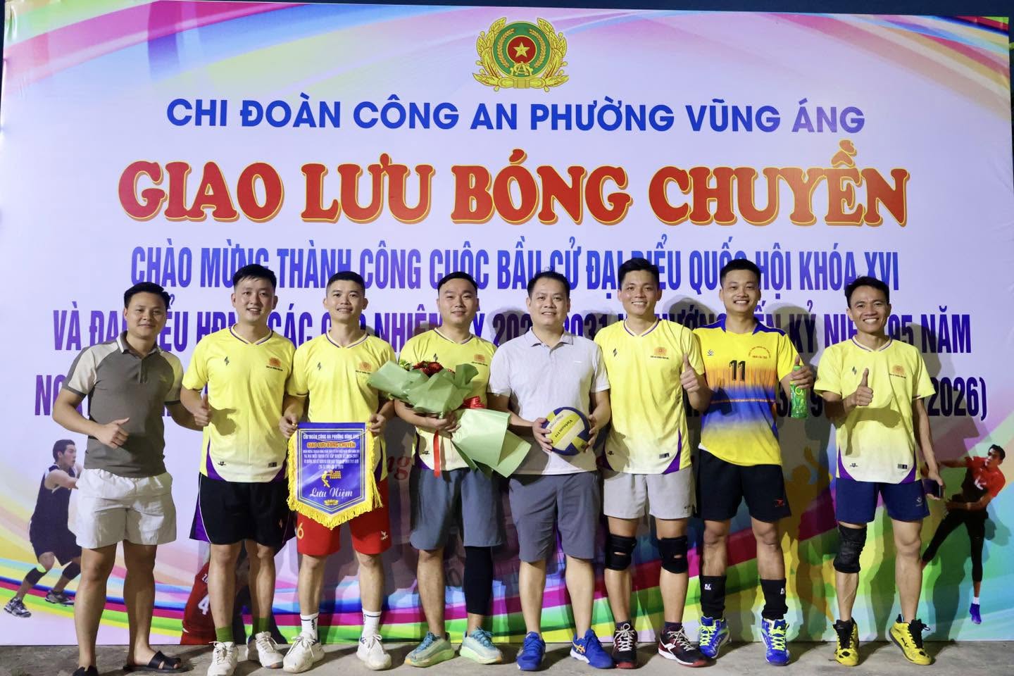 ĐOÀN THANH NIÊN CÔNG AN PHƯỜNG VŨNG ÁNG TỔ CHỨC GIAO LƯU BÓNG CHUYỀN