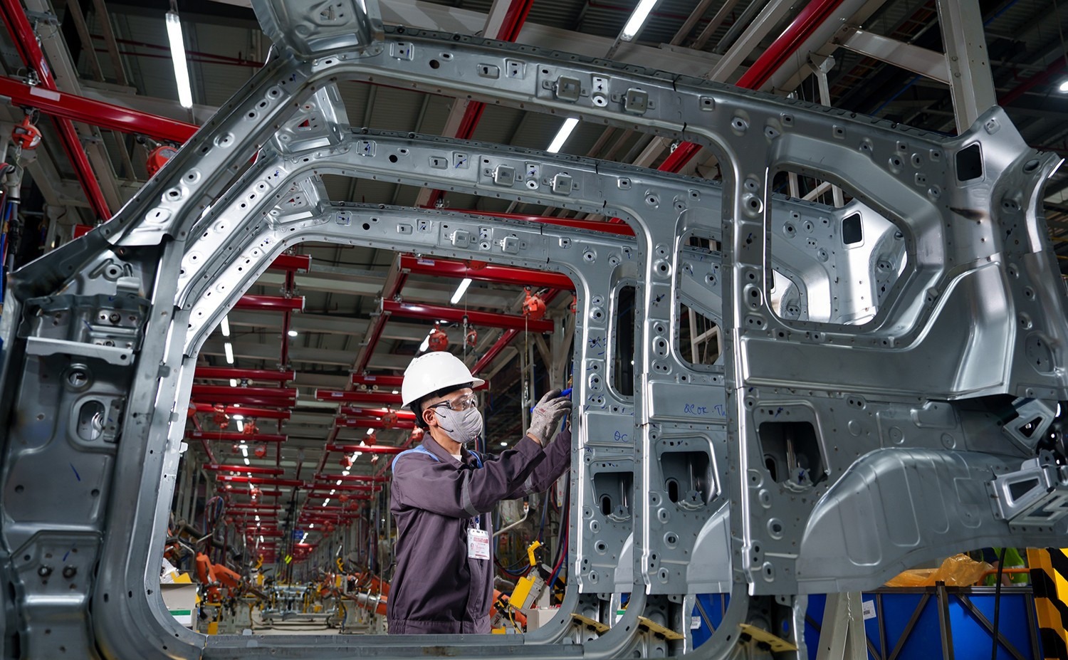NHÀ MÁY SẢN XUẤT Ô TÔ ĐIỆN VINFAST HÀ TĨNH TUYỂN 3000 NHÂN SỰ CHO NHÀ MÁY