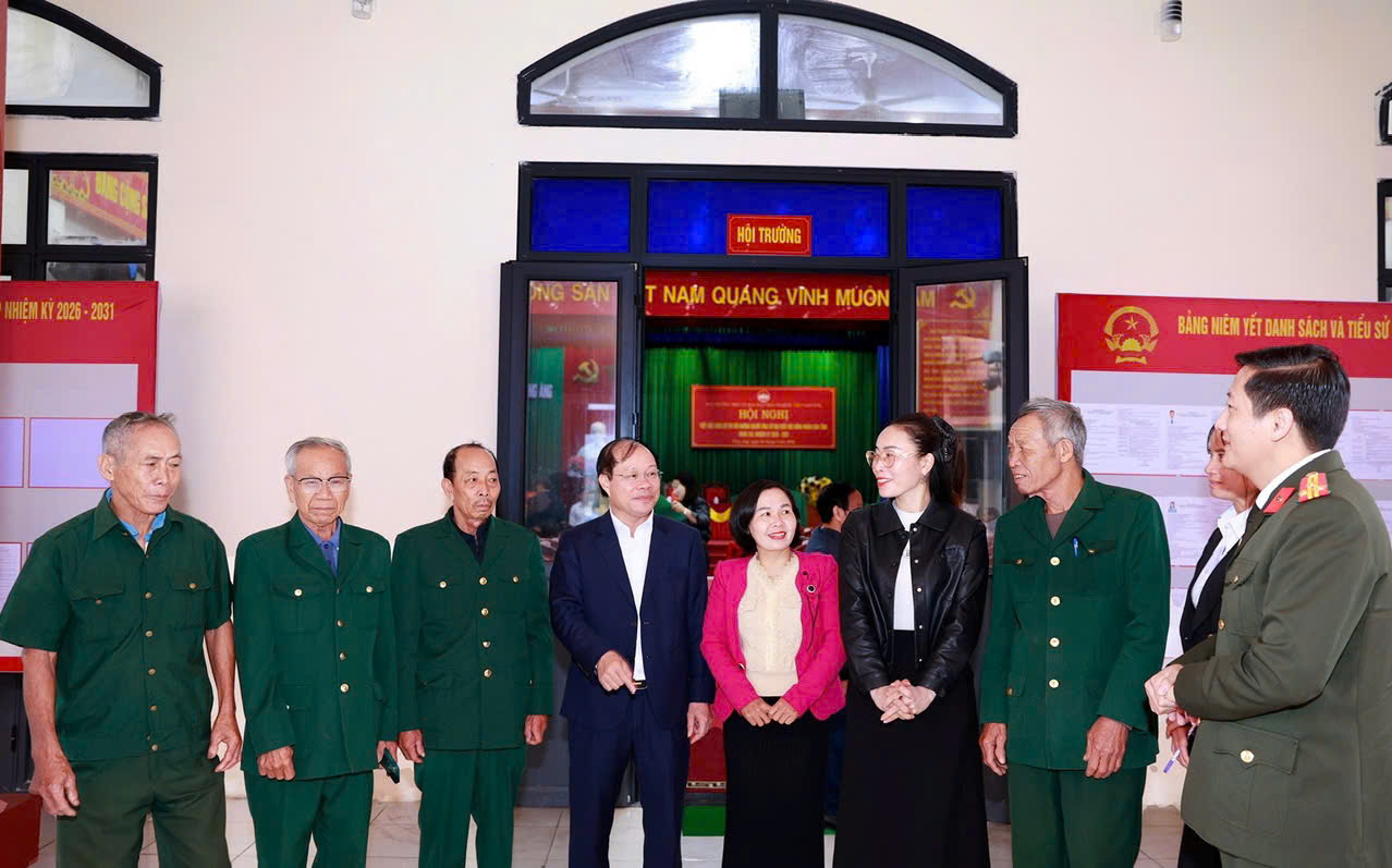 HỘI NGHỊ TIẾP XÚC CỬ TRI VỚI NGƯỜI ỨNG CỬ ĐẠI BIỂU HĐND TỈNH KHÓA XIX TẠI PHƯỜNG VŨNG ÁNG