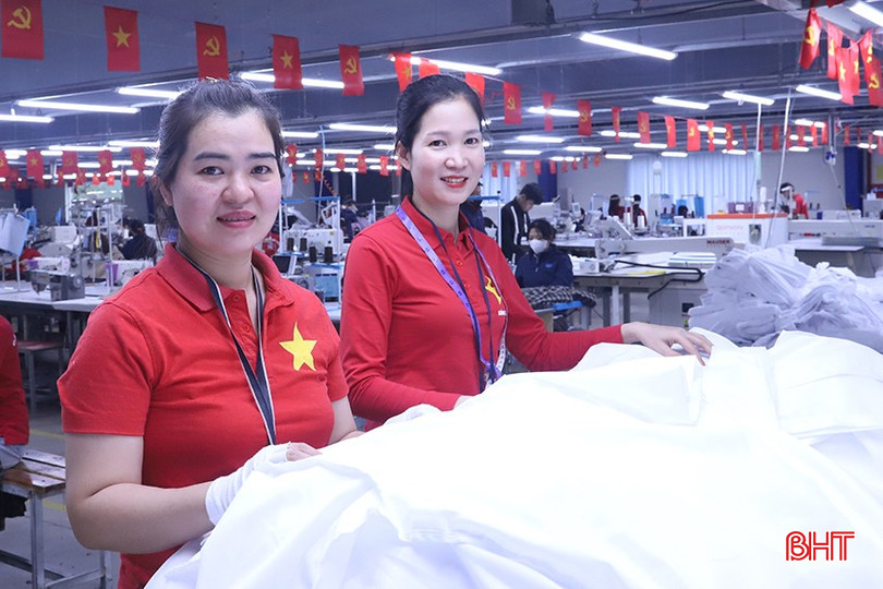NGƯỜI LAO ĐỘNG TẠI CÁC DOANH NGHIỆP PHƯỜNG VŨNG ÁNG PHẤN KHỞI TRỞ LẠI LÀM VIỆC SAU TẾT