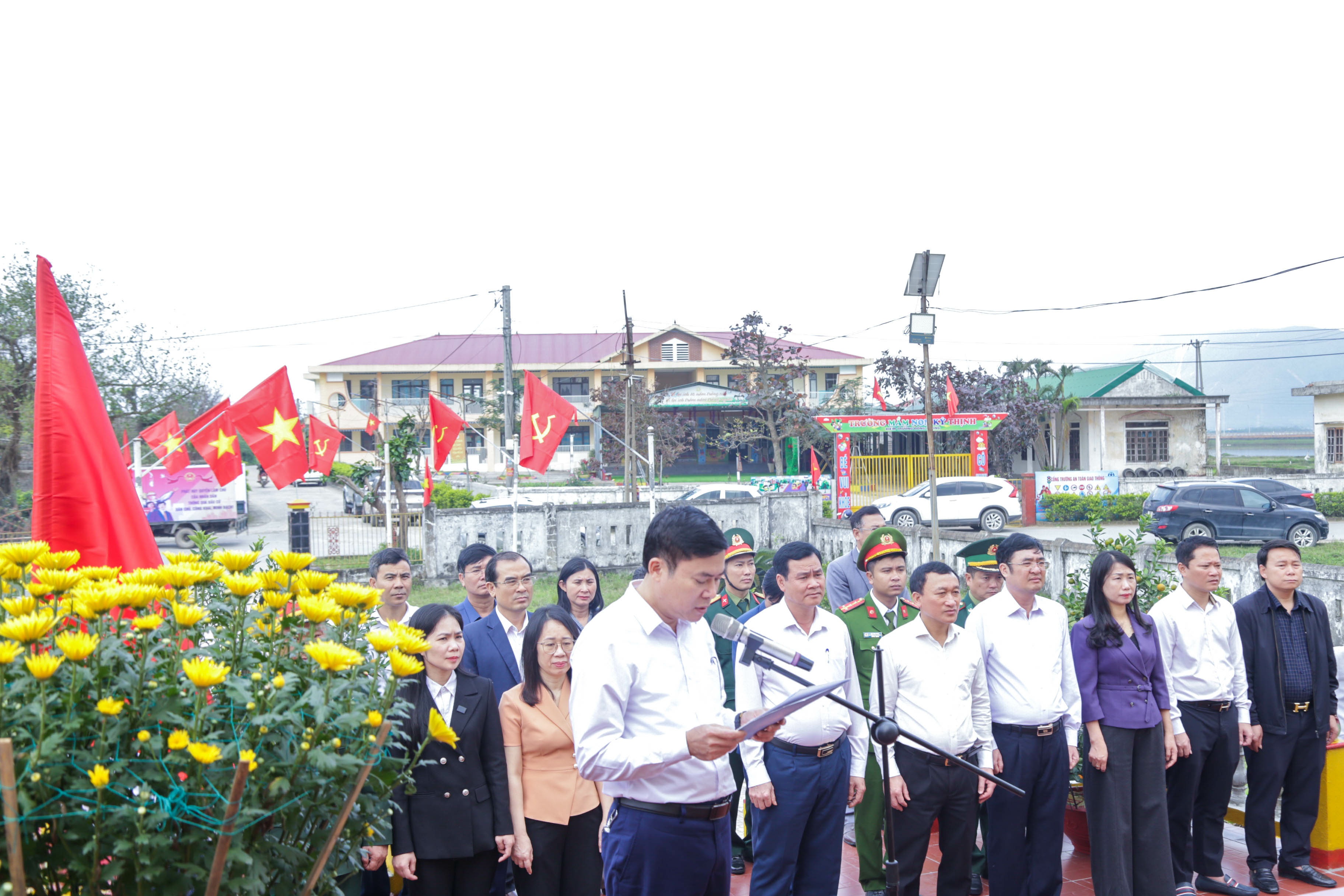 LÃNH ĐẠO PHƯỜNG VŨNG ÁNG DÂNG HƯƠNG TƯỞNG NIỆM CÁC ANH HÙNG LIỆT SĨ NHÂN DỊP XUÂN BÍNH NGỌ 2026