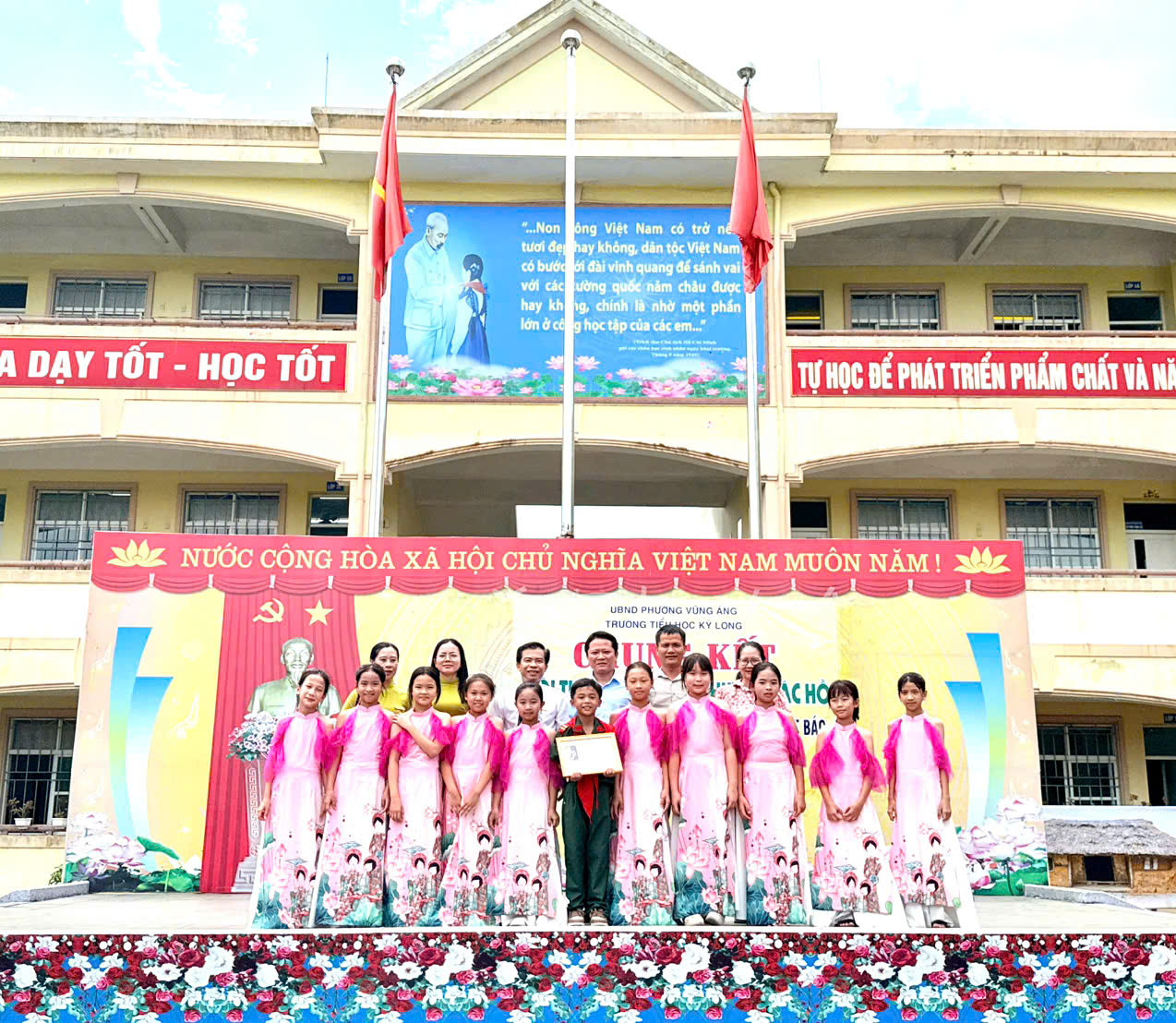 TRUƯỜNG TIỂU HỌC KỲ LONG TỔ CHỨC CHUNG KẾT HỘI THI CHÚNG EM KỂ CHUYỆN BÁC HỒ NĂM HỌC 2025 - 2026.