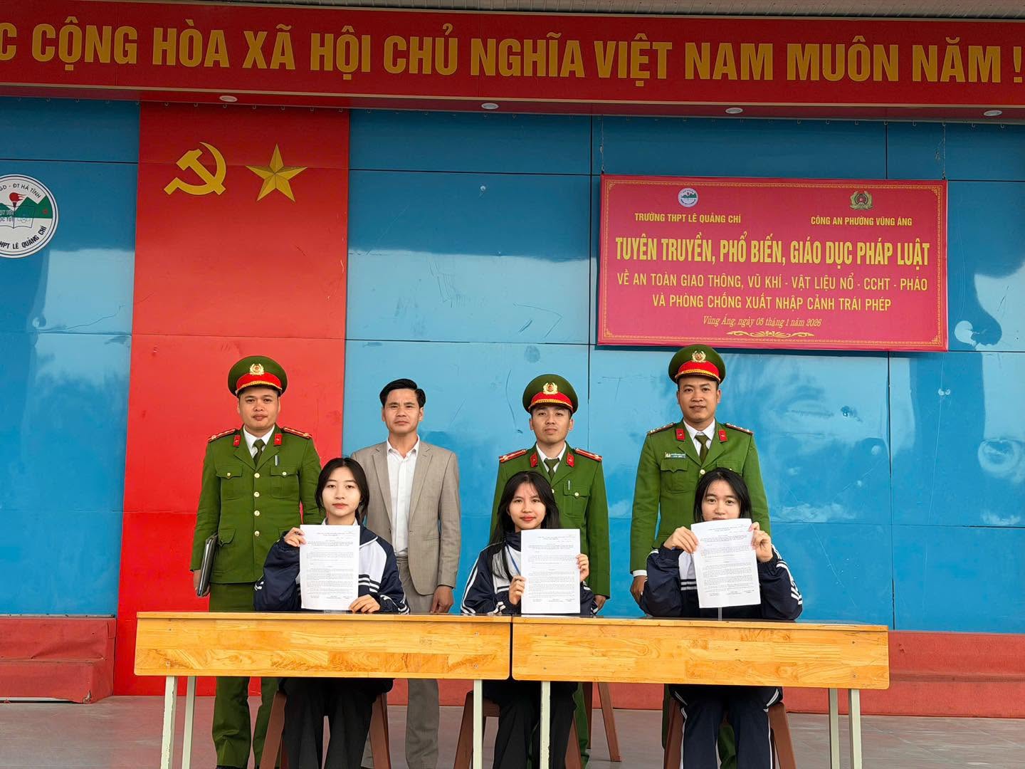 CÔNG AN PHƯỜNG VŨNG ÁNG TĂNG CƯỜNG TUYÊN TRUYỀN PHÁP LUẬT TRONG TRƯỜNG HỌC 