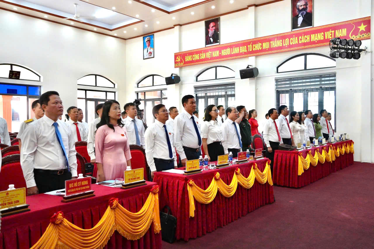 HĐND PHƯỜNG VŨNG ÁNG KHAI MẠC KỲ HỌP THƯỜNG LỆ GIỮA NĂM 2026