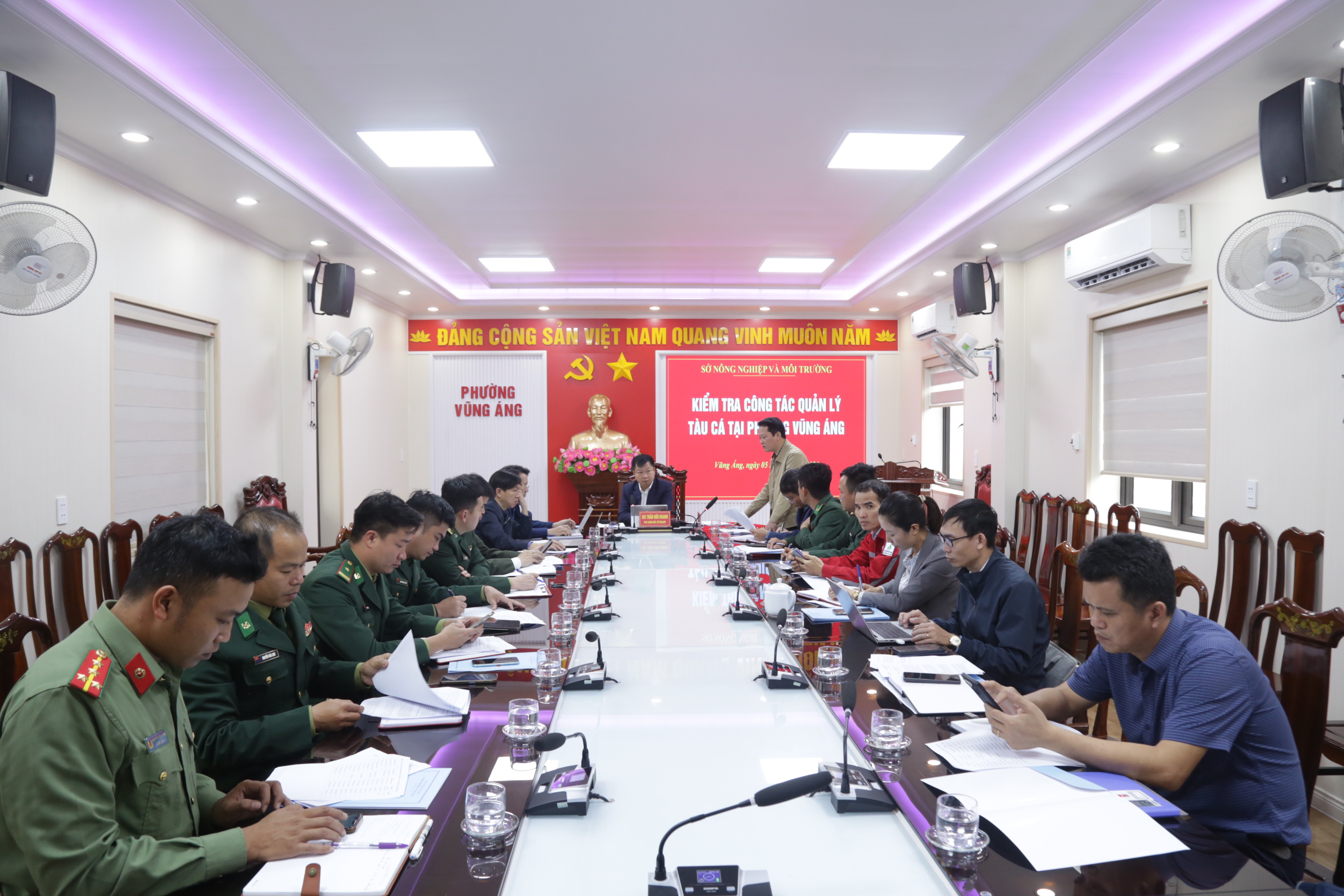 Kiểm tra công tác quản lý tàu cá và phòng, chống khai thác IUU tại phường Vũng Áng