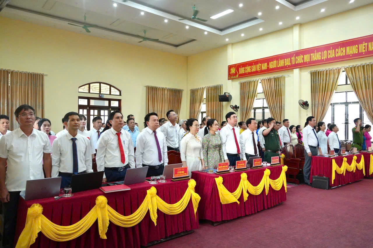 ĐẢNG ỦY - HĐND - UBND - ỦY BAN MTTQ PHƯỜNG VŨNG ÁNG TỔ CHỨC LỄ CHÀO CỜ THÁNG 6 NĂM 2026.