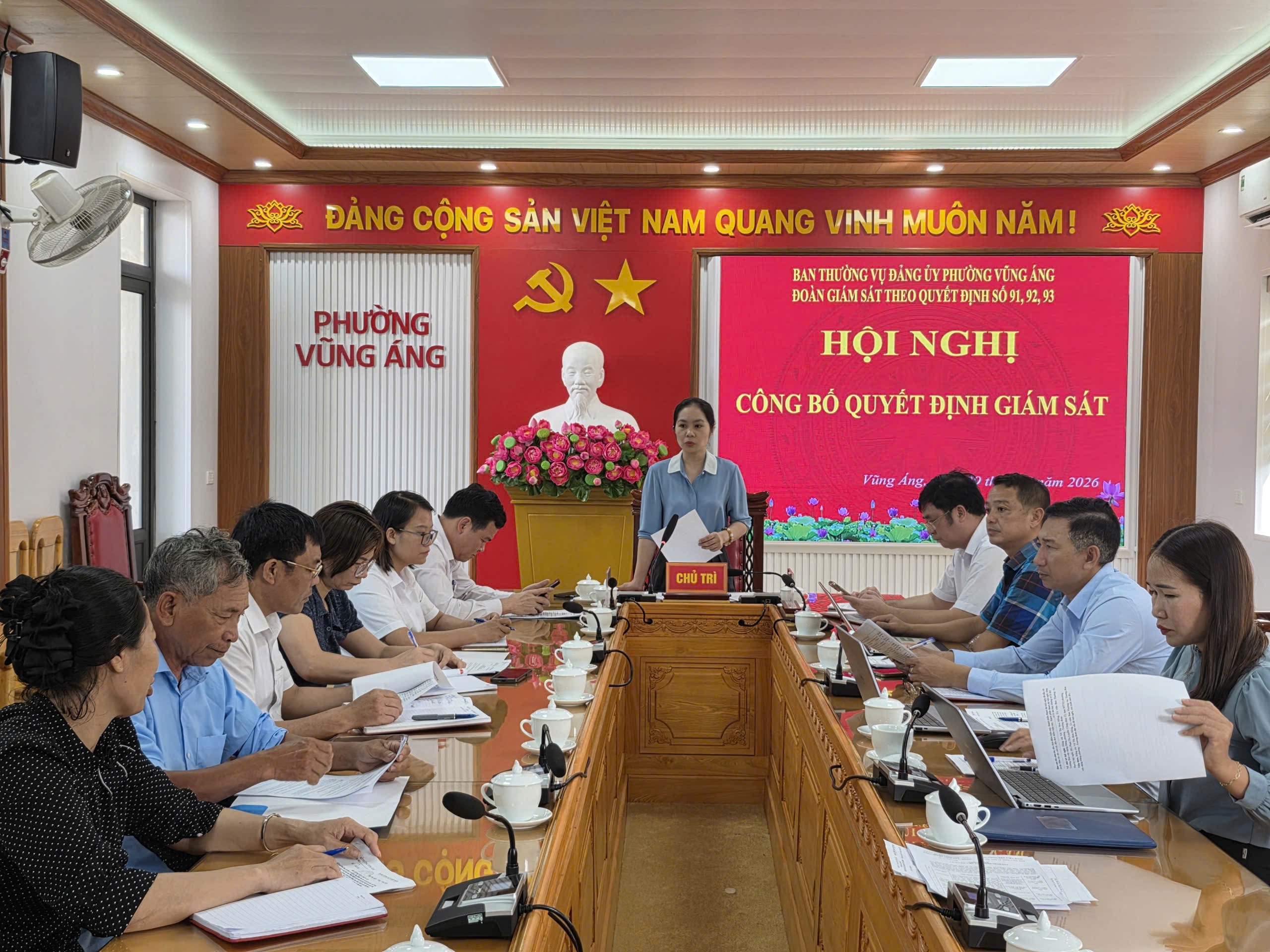 Ban Thường vụ Đảng ủy phường Vũng Áng công bố, trao quyết định giám sát chuyên đề năm 2026