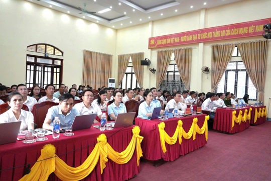 Ban Thường vụ Đảng ủy phường Vũng Áng tổ chức kết nối hội nghị đường truyền trực tuyến toàn quốc nghiên cứu, học tập, quán triệt và triển khai thực hiện một số nghị quyết, chỉ thị của Bộ Chính trị.