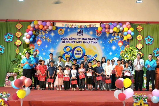 Vui tết trung thu ở Xí nghiệp May 10 – Hà Tĩnh