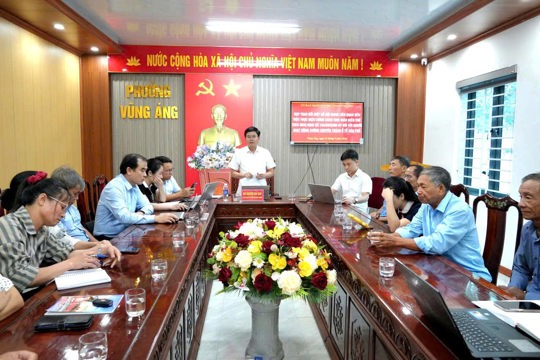 UBND phường Vũng Áng họp trao đổi một số nội dung liên quan đến việc thực hiện chính sách tinh giản biên chế