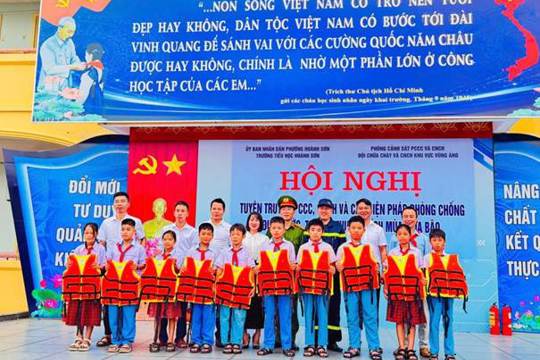 Trang bị kỹ năng PCCC, CNCH cho học sinh 