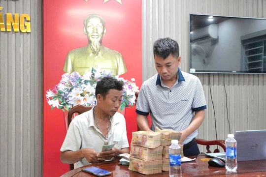 Hội đồng bồi thường, hỗ trợ, tái định cư phường Vũng Áng chi trả tiền bồi thường, hỗ trợ, tái định cư, giải phóng mặt bằng 