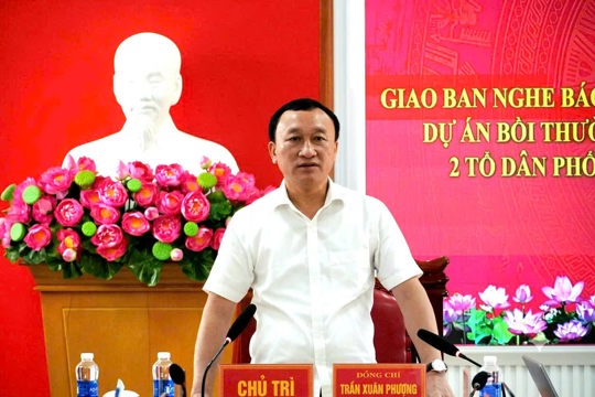 Ban Chỉ đạo Giải phóng mặt bằng phường Vũng Áng giao ban nghe báo cáo kết quả, tiến độ thực hiện dự án bồi thường, hỗ trợ, tái định cư và giải phóng mặt bằng 2 tổ dân phố Trường Yên, Cảnh Trường. 