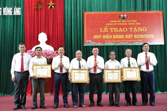 Đảng ủy phường Vũng Áng tổ chức Lễ trao tặng Huy hiệu Đảng đợt 02/9/2026.