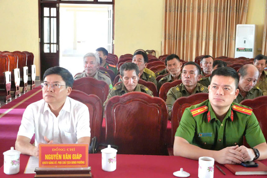 Công an phường Vũng Áng bồi dưỡng nghiệp vụ cho lực lượng tham gia bảo vệ an ninh trật tự ở cơ sở.